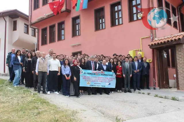 Eskişehir'de Türk Birliğinin Geleceği Gençlik Kurultayında Tartışıldı