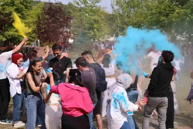 DÜFest 2025: Düzce Üniversitesi Öğrenci Festivali Coşkulu Başladı