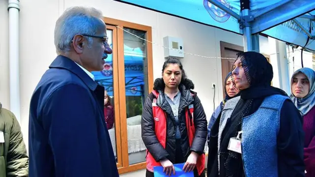 Ulaştırma Bakanı, Şehit Piyade Uzman Onbaşı Day'ın Ailesini Ziyaret Etti