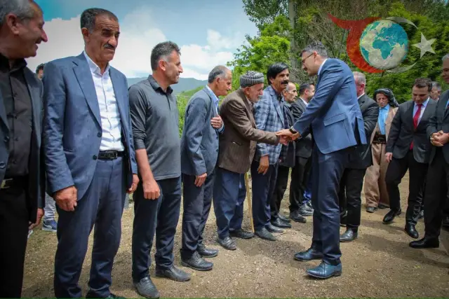 Vali Ali Çelik Yüksekova Köylerinde Halkla Buluştu