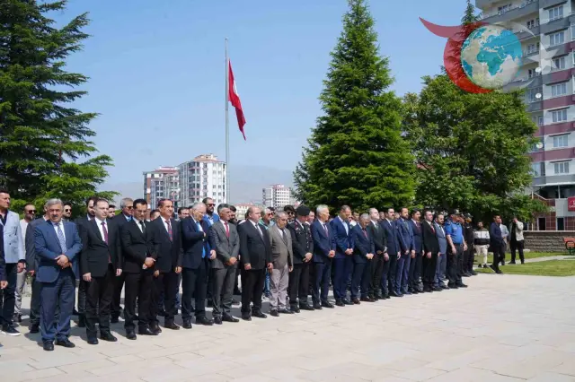 Kurban Bayramı Öncesi Şehitlikte Duygusal Ziyaret: Niğde Protokolü Anma Töreninde Buluştu