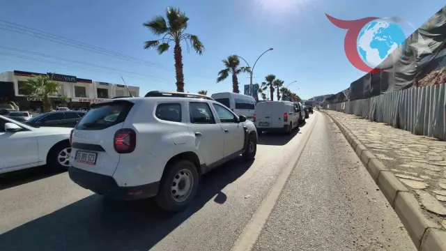 Bodrum’da Bayram Tatili Yoğunluğu: Trafikte Kilometrelerce Araç Kuyruğu