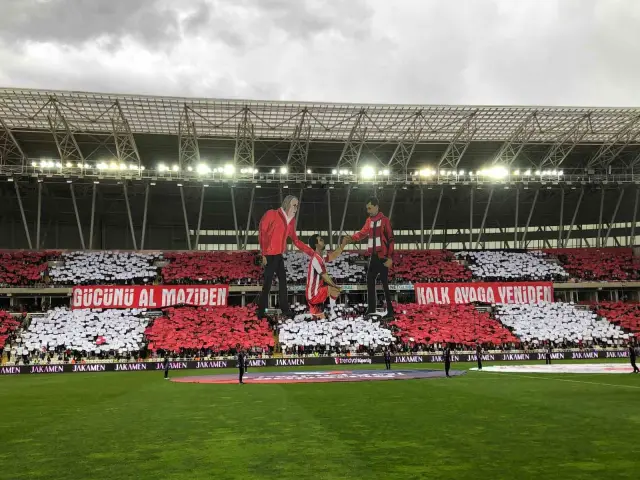 Sivasspor Taraftarlarından Muhteşem Koreografi