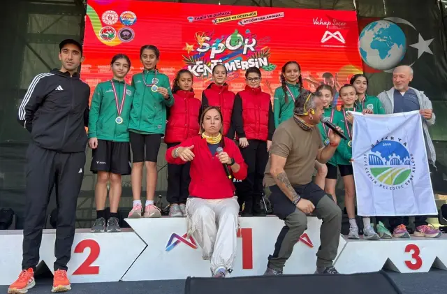Sakarya Büyükşehir Belediyesi Sporcuları Madalya Yağmuruna Tutundu