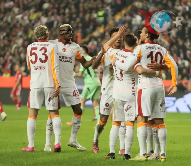 Trendyol Süper Lig: Galatasaray Zirvede, Fenerbahçe Takipte!