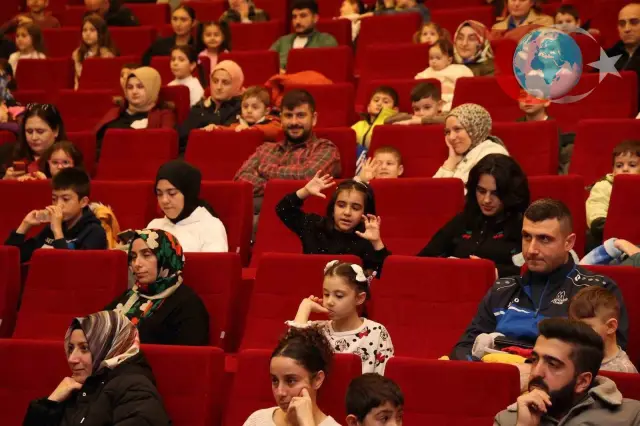 “Renkli Çoraplı Kuzgun” Gebze’de Çocuklarla Buluştu