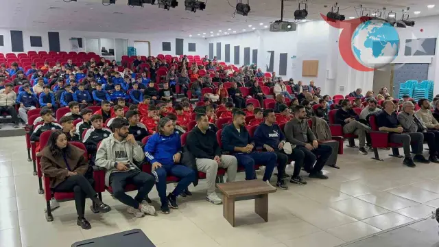 Adıyaman Belediyespor'da Genç Sporculara Sağlık ve Psikolojik Dayanıklılık Eğitimi