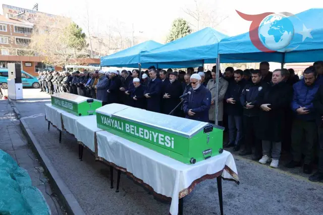 Yahyalı Belediye Başkanı Esat Öztürk'ün Kayınvalidesi Meryem Hatice Köse Son Yolculuğuna Uğurlandı