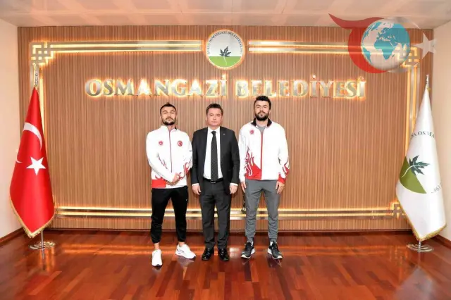 Zafer ve Serdar Şayık Kardeşlerin Kickboks Başarısı: Dünyada İz Bırakan Tarihi Galibiyet
