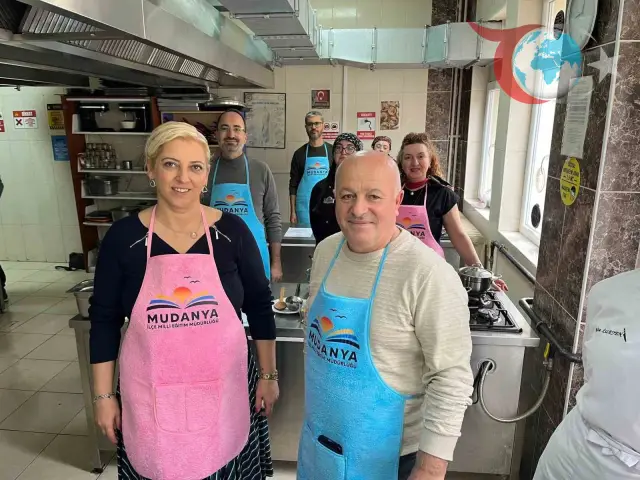 Geleneksel Süt Helvası Etkinliği Mudanya'da Renkli Anlar Yaşattı