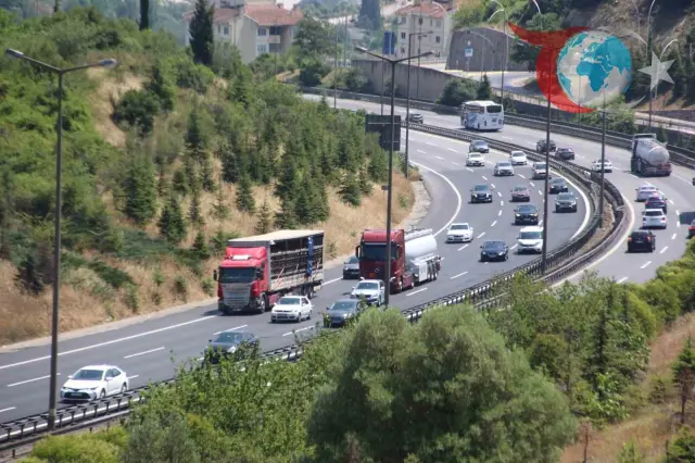 Tatilcilerin Dönüş Yolculuğunda Trafik Akıcı Seyrediyor