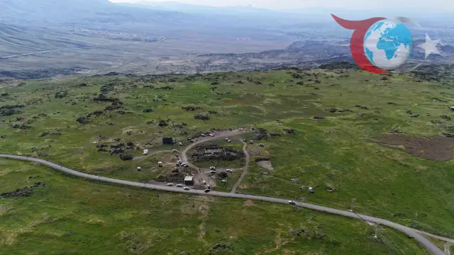 Ağrı Dağı'nın Etekleri Ziyaretçi Akınına Uğradı