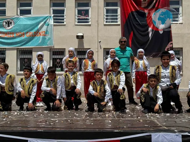 Afyonkarahisar'da Selçuklu İlkokulu Bahar Şenliği Renkli Görüntülere Sahne Oldu