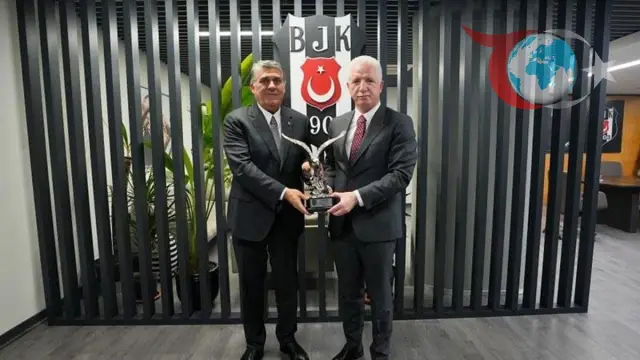 Beşiktaş'tan İstanbul Valisi Davut Gül'e Anlamlı Hediye