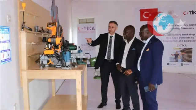 Uganda'da Yetim Çocuklar İçin Marangozluk Atölyesi Açıldı