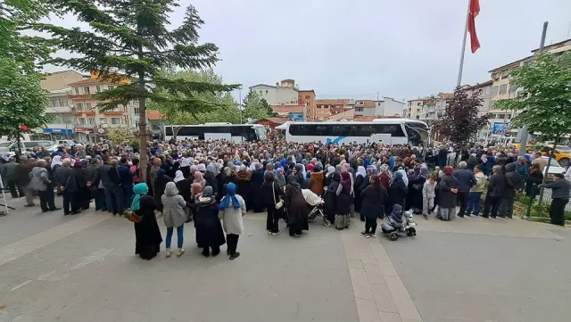Simavlı Hacı Adayları Dualarla Uğurlandı