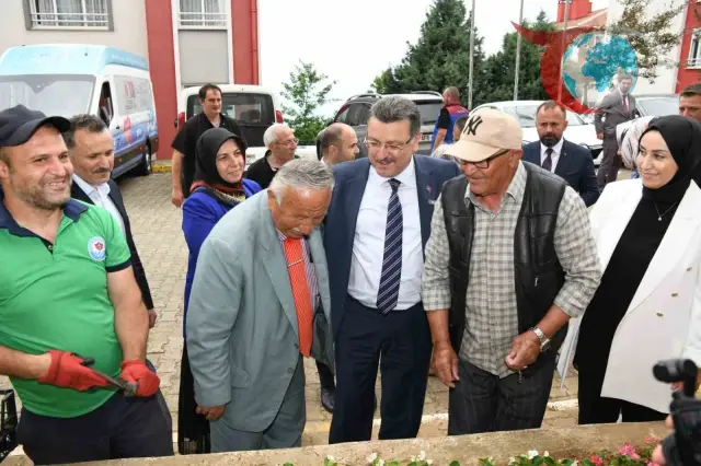 Trabzon Büyükşehir Belediye Başkanı'ndan Huzurevine Anlamlı Ziyaret