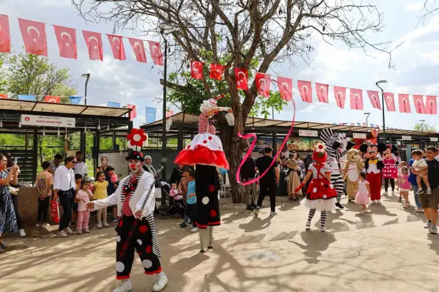 Gaziantep Büyükşehir Belediyesinden Renkli Anne Bebek Festivali