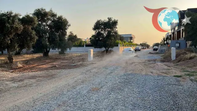 Efeler'de Mahalle Sakinleri Toz ve Topraktan Kurtulmak İstiyor!