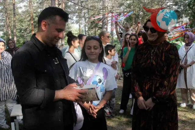 Dijital Dünyayı Bir Kenara Bıraktılar: Aileler "Dijital Detoks"ta Buluştu