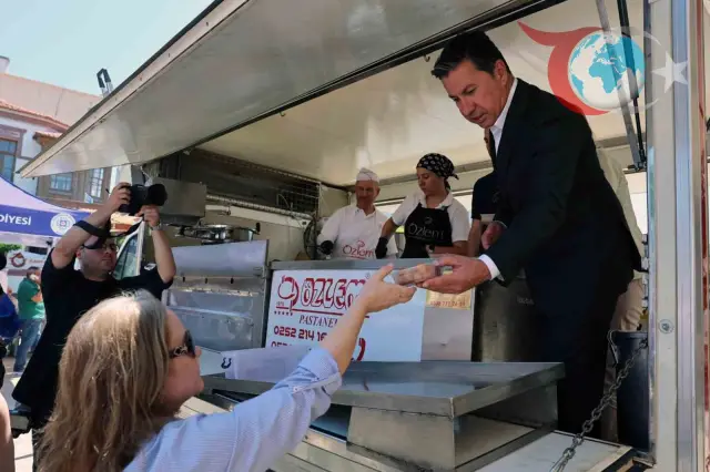 Manisa’nın Sevilen Belediye Başkanı Ferdi Zeyrek’in Vefatına Lokma Hayrı