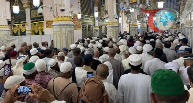 Mekke'den Medine'ye Manevi Yolculuk: Mescid-i Nebevi'de 40 Vakit Namaz