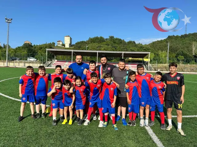 Türkeli'de Gençler için Yaz Futbol Okulu Heyecanı Başladı