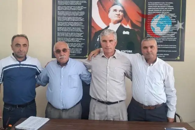 Selendi Muhtarlar Derneği'nde Mehmet Ustacı Güven Tazeledi