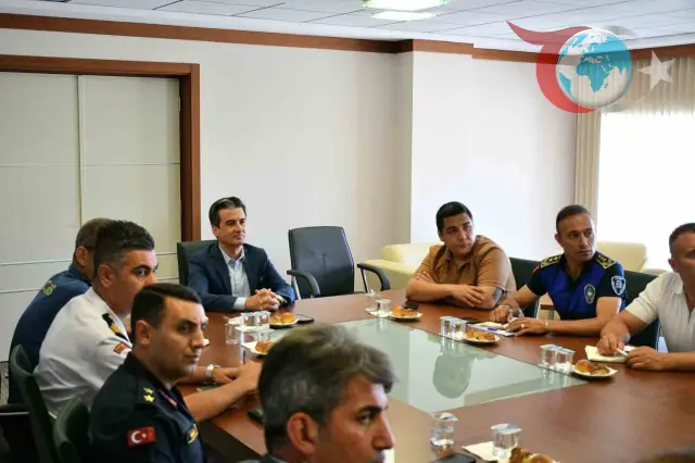 Motosurf Şampiyonası Çeşme'de Heyecan Yaratıyor