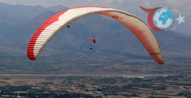 Gökyüzünde Unutulmaz Evlilik Teklifi: Erzincan'da Romantizm Zirve Yaptı