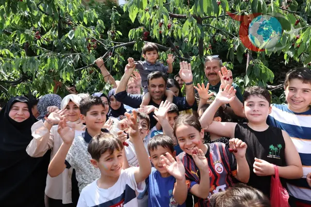 Kiraz Hasadında Festivale Dönüşen Şölen