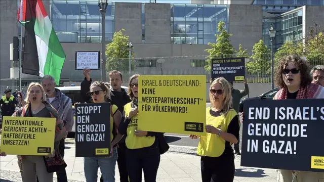 Almanya'da İsrail Cumhurbaşkanı Herzog'a Karşı Gösteri Düzenlendi