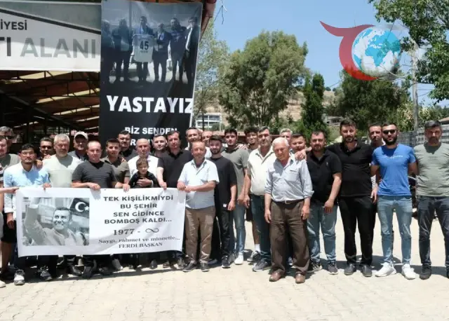 Manisa'da Gençlerden Anlamlı Anma Etkinliği: Merhum Belediye Başkanı İçin Hayır