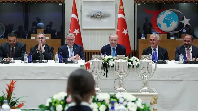 Erdoğan’dan Futbolun Yeni Yıldızlarına Destek Ziyareti