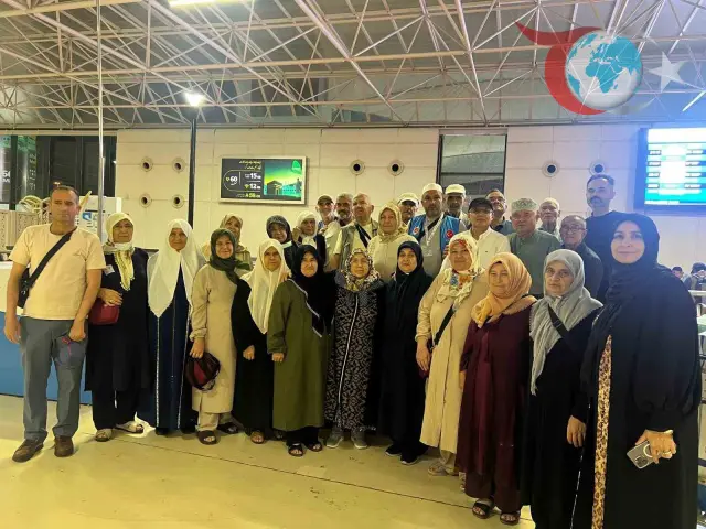 Anamurlu Hacılar Gözyaşları ve Dualarla Yurda Döndü