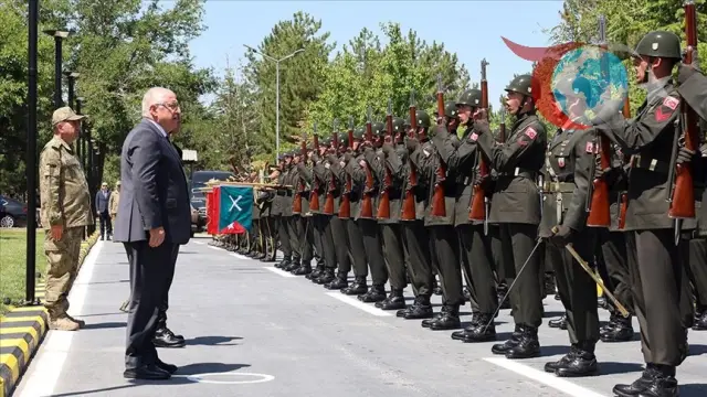 Milli Savunma Bakanı Malatya'da Denetimlerde Bulundu