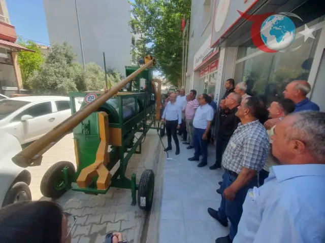 Mersin’in Mut İlçesinde Üreticilere Tohum Eleme Makinesi Desteği