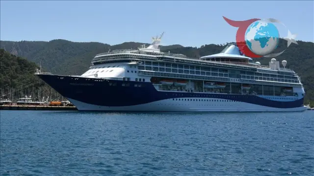 Marmaris'e Demirleyen Dev Yolcu Gemisi Turistleri Ağırladı