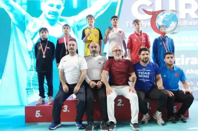 Elazığlı Güreşçi Muhammed Hasan Hüseyin Çelik'ten Büyük Başarı