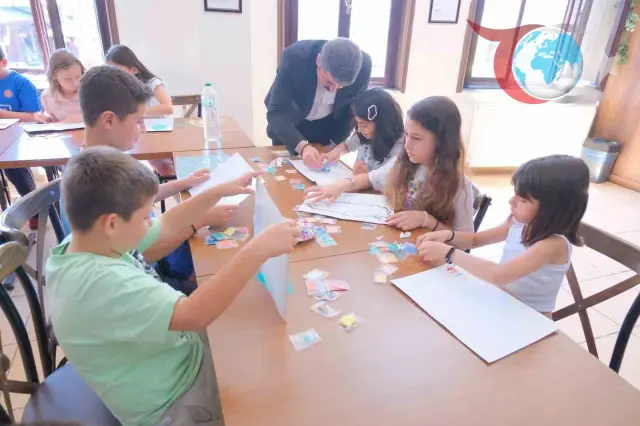 Çocuklar Kum Boyama Atölyesinde Yaratıcılıklarını Konuşturuyor!