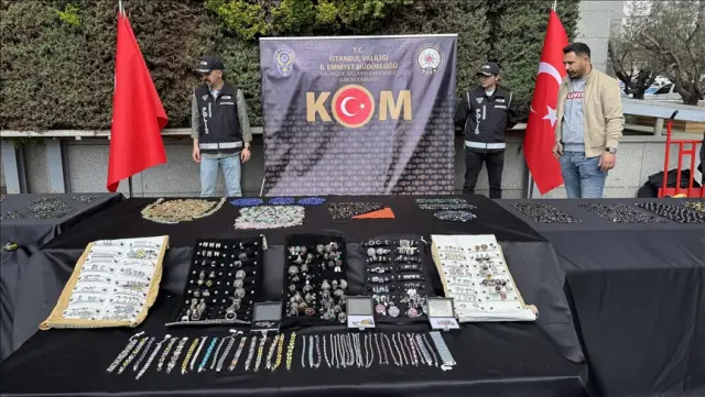 Değerli Taş Kaçakçıları İstanbul'da Yakalandı