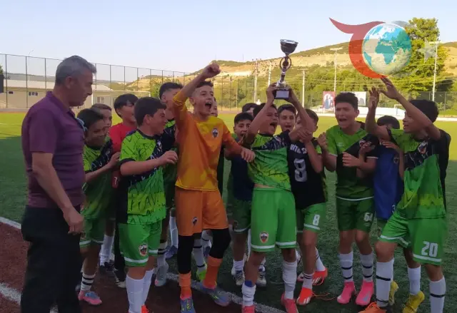 Bilecik U13 Gençler Ligi’nde Şampiyon Vitraspor Sahneye Çıktı