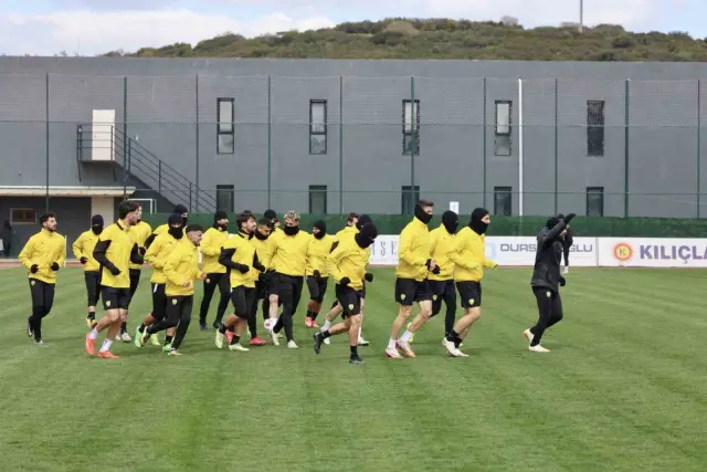 Aliağa FK, Yeni Sezon İçin Kadro Yenileme Kararı Aldı