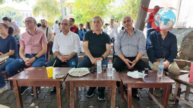 Adana'da Tarihi Mekanda Bilim Buluşması: "Bilim Kafe" Etkinlikleri