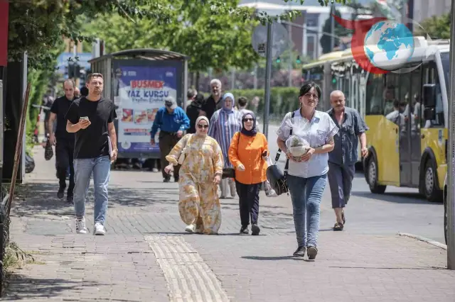 Bursa'da Art Arda Depremler: Gemlik Merkezli Sarsıntılar Korkuttu