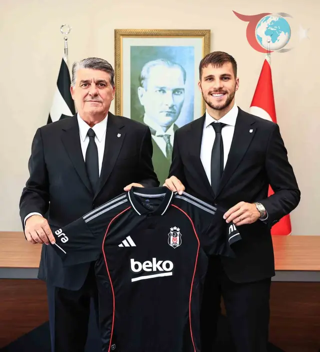 Serdal Adalı, Beşiktaş'ın Yeni Transferi David Jurasek'i Karşıladı