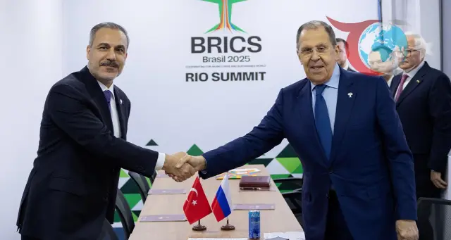 BRICS Zirvesi'nin Gölgesinde Fidan ve Lavrov Görüşmesi