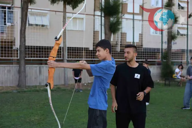 Aydın'da Okçuluğun Keşfi: Gençlerin Yaz Tatilinde Sporla Büyümesi