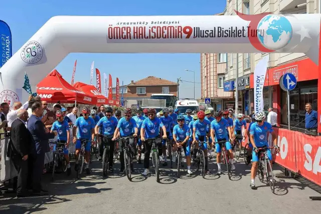 Bisikletçiler Şehit Ömer Halisdemir Anısına Yola Çıktı