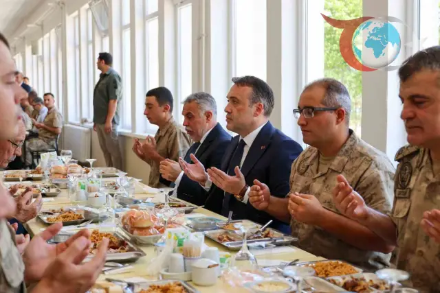 Bilecik Valisi Mehmetçiklerle Bir Araya Geldi: Güvenlik ve Dayanışma Mesajı